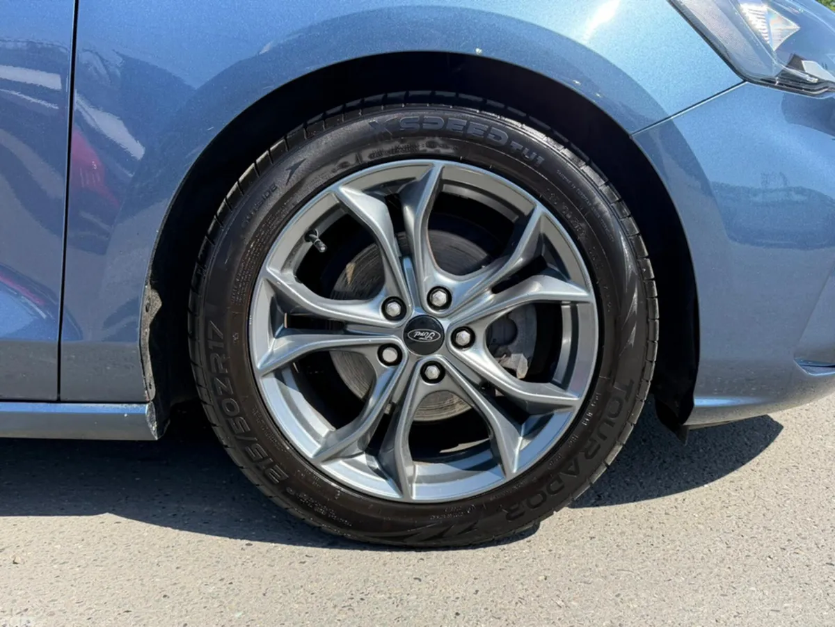 Ford Focus Hatchback, Diesel, 2020, Blue