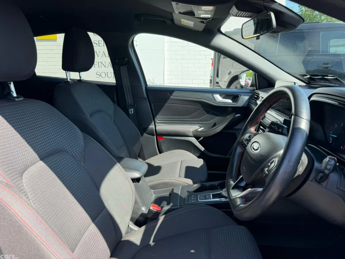 Ford Focus Hatchback, Diesel, 2020, Blue