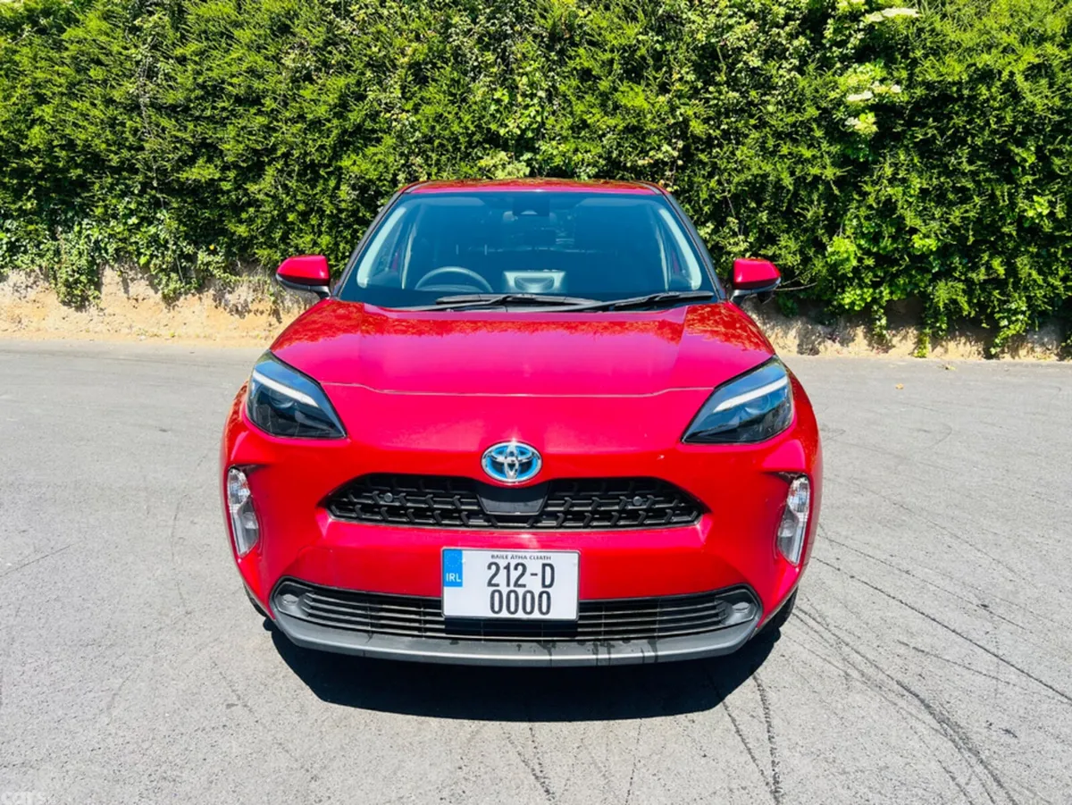 Toyota Yaris Cross Hatchback, Petrol Hybrid, 2021, Red