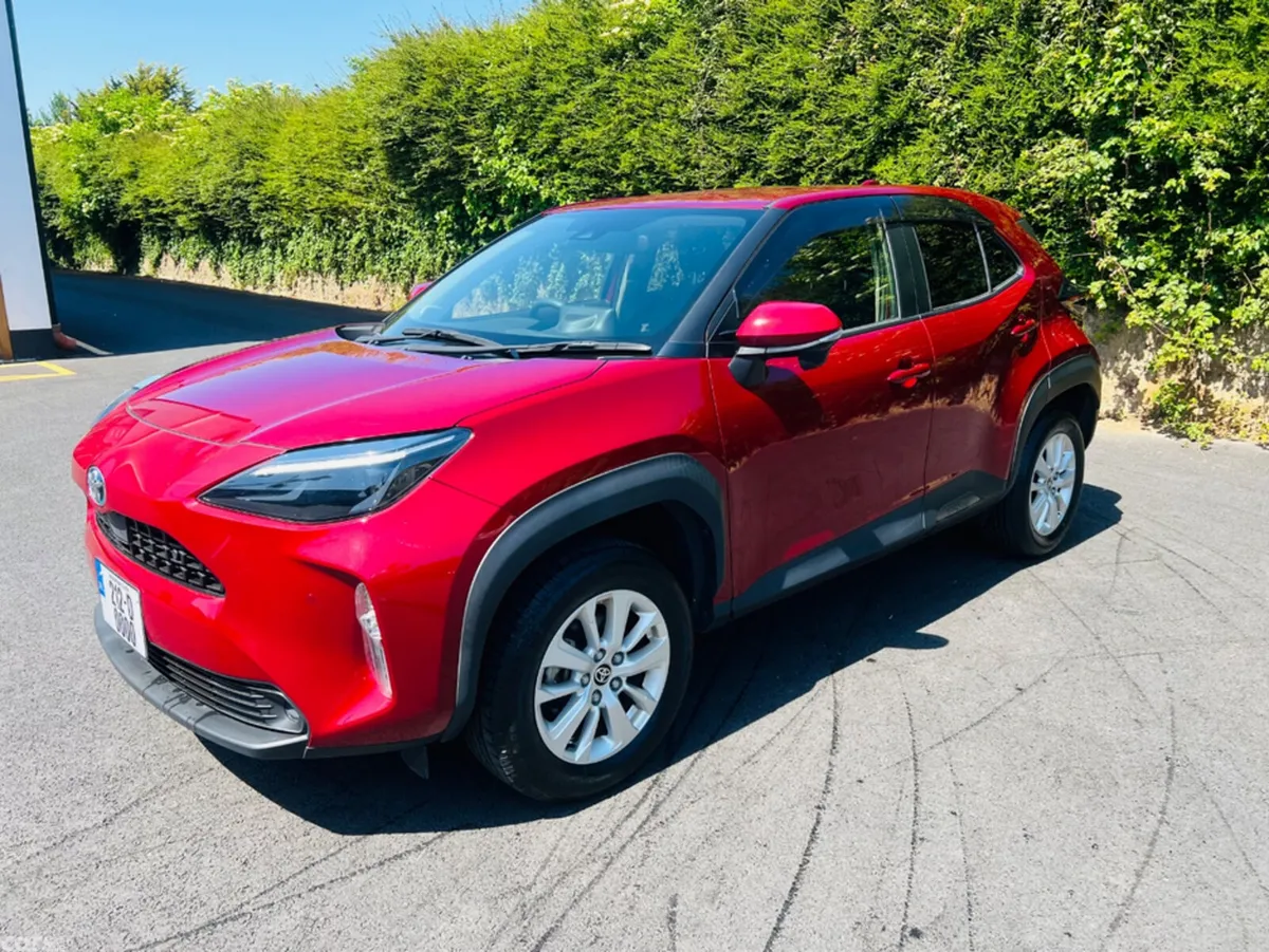 Toyota Yaris Cross Hatchback, Petrol Hybrid, 2021, Red