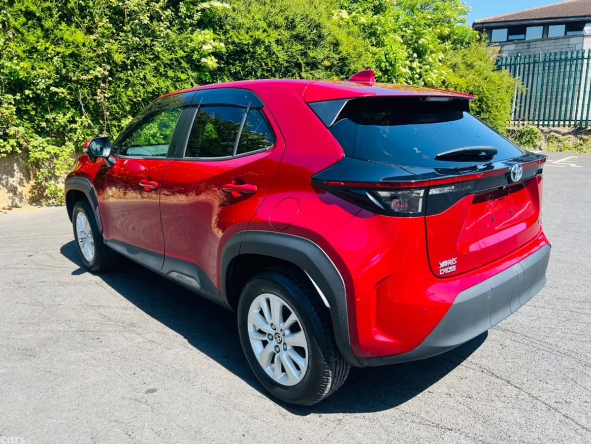 Toyota Yaris Cross Hatchback, Petrol Hybrid, 2021, Red