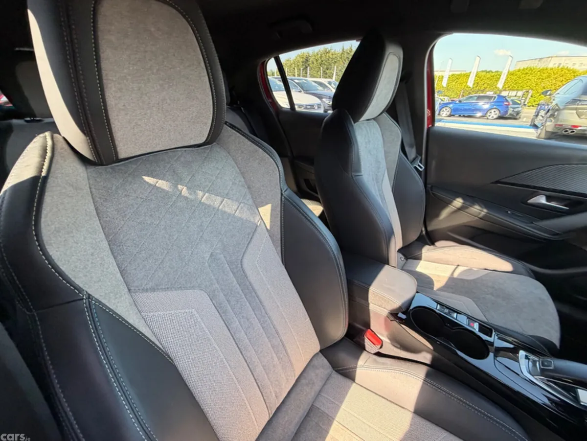Peugeot 208 Hatchback, Petrol, 2021, Red