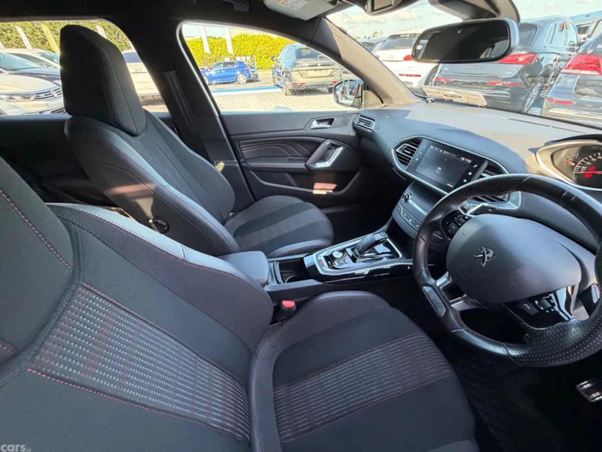 Peugeot 308 Hatchback, Diesel, 2020, Blue