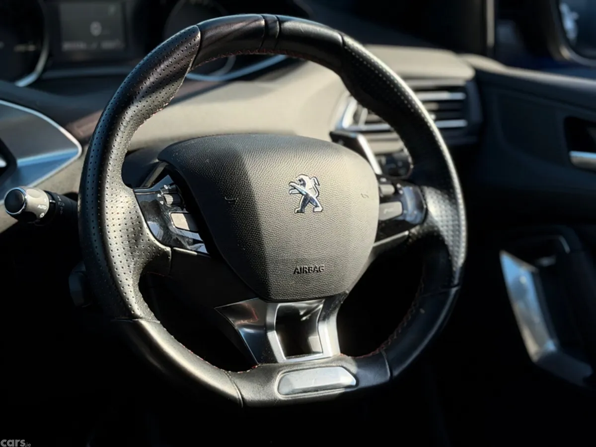 Peugeot 308 Hatchback, Diesel, 2020, Blue
