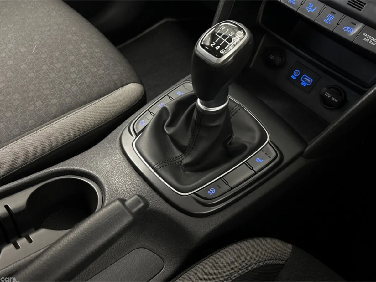 Hyundai KONA MPV, Petrol, 2019, Green
