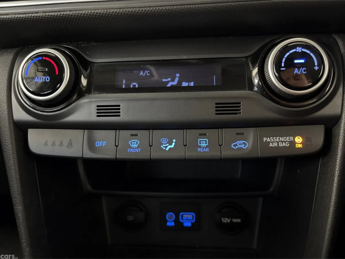 Hyundai KONA MPV, Petrol, 2019, Green
