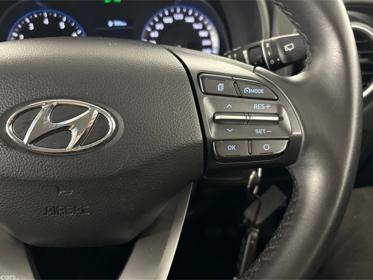 Hyundai KONA MPV, Petrol, 2019, Green