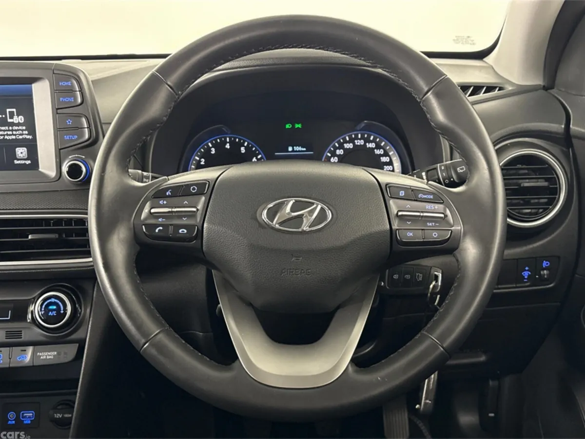 Hyundai KONA MPV, Petrol, 2019, Green