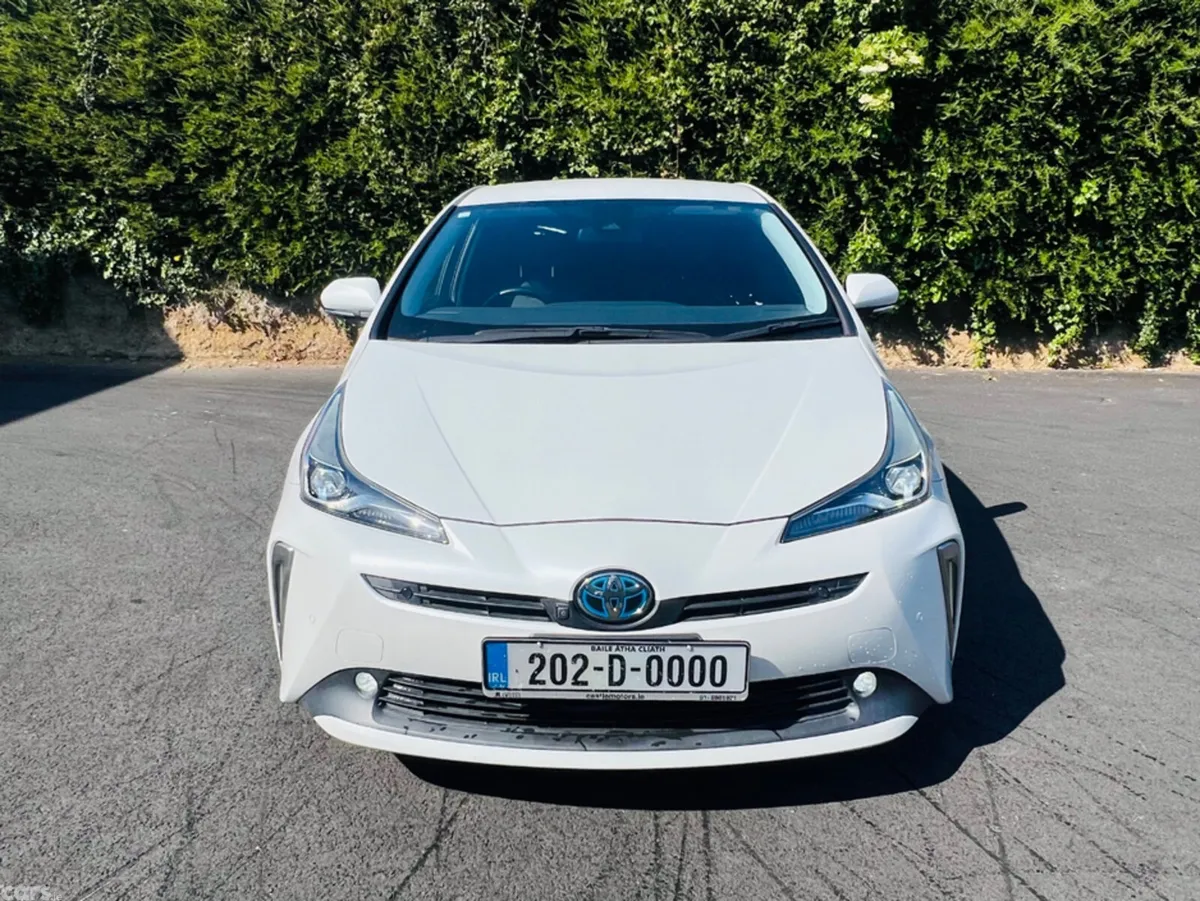Toyota Prius Saloon, Petrol Hybrid, 2020, White