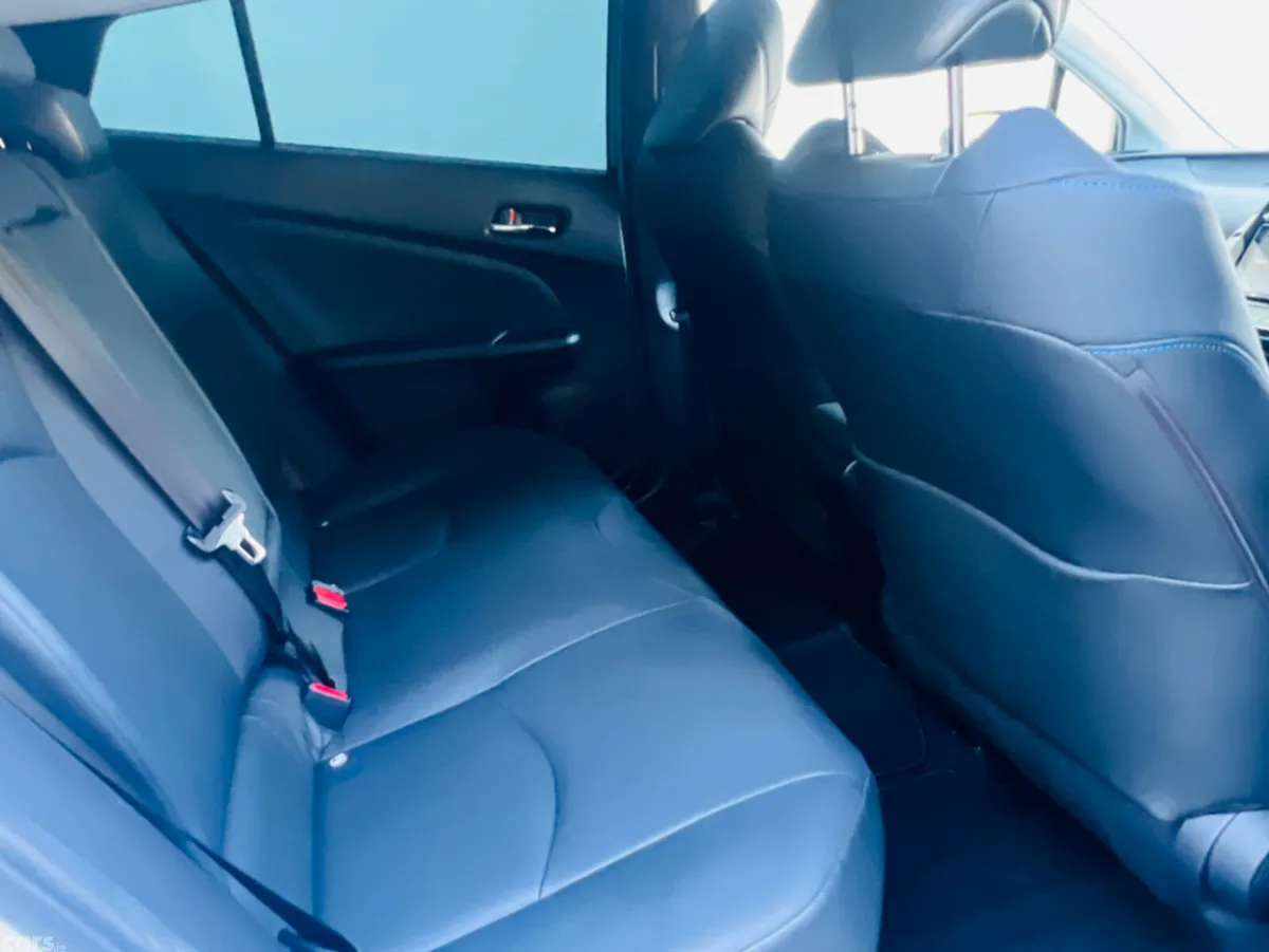 Toyota Prius Saloon, Petrol Hybrid, 2020, White