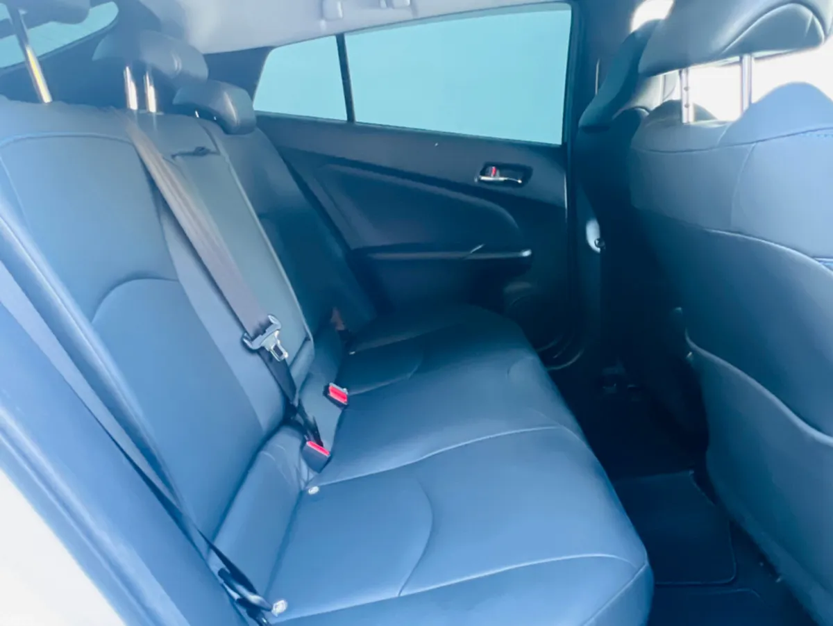 Toyota Prius Saloon, Petrol Hybrid, 2020, White