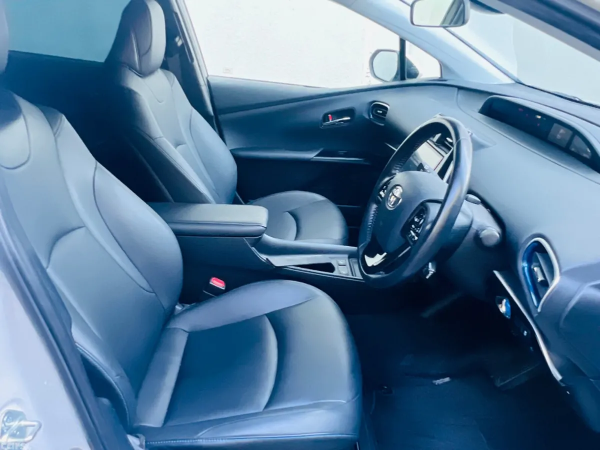 Toyota Prius Saloon, Petrol Hybrid, 2020, White