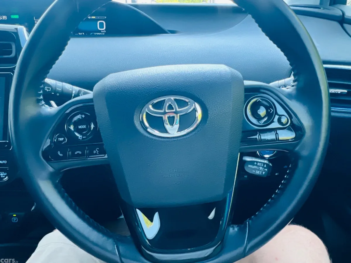 Toyota Prius Saloon, Petrol Hybrid, 2020, White