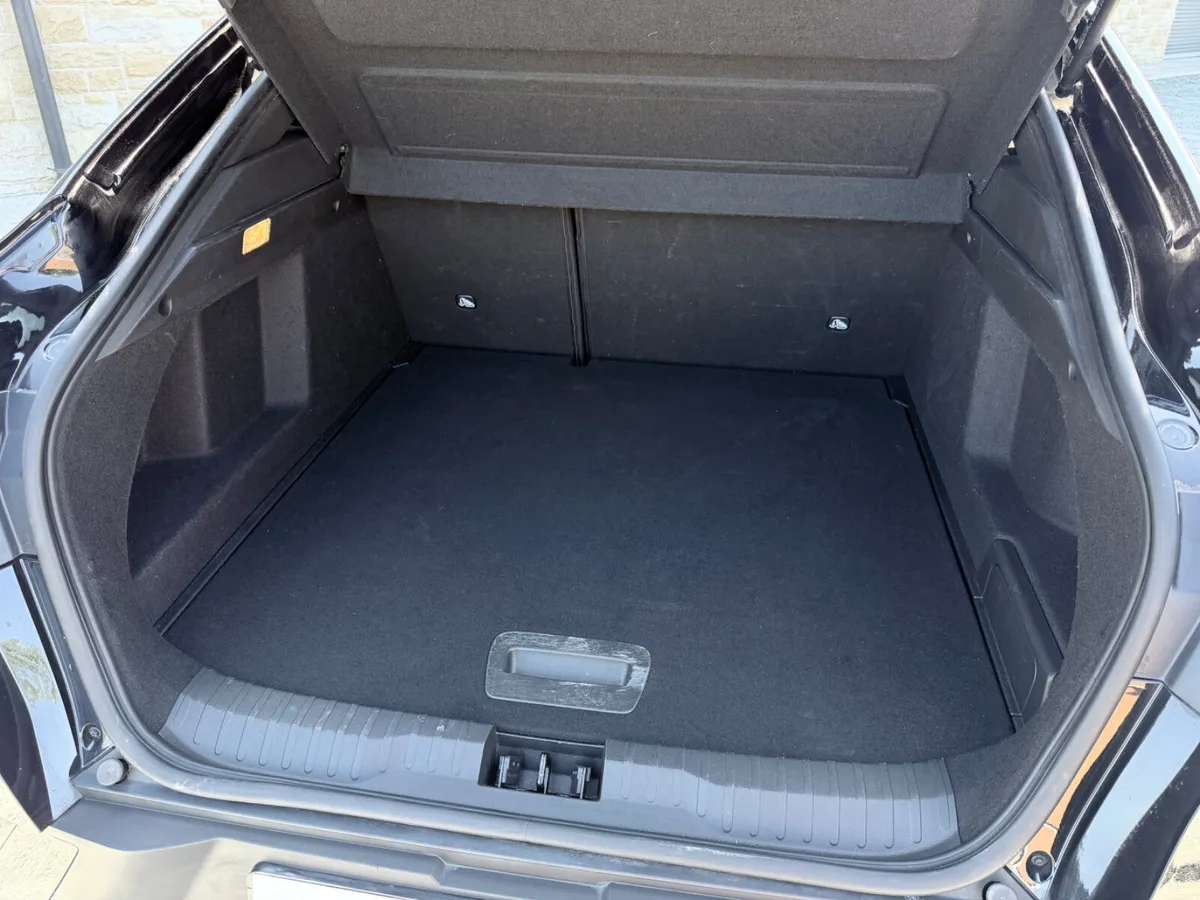 Renault Arkana Hatchback, Petrol, 2023, Black