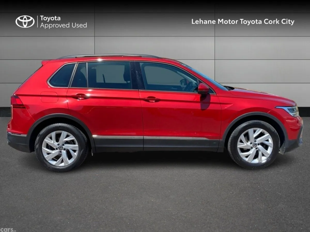 Volkswagen Tiguan Estate, Diesel, 2021, Red