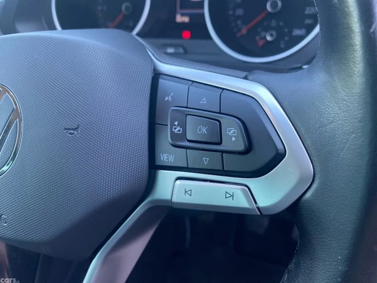 Volkswagen Tiguan Estate, Diesel, 2021, Red