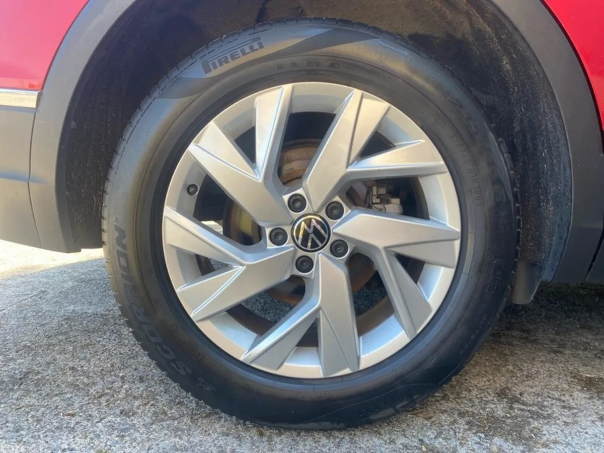Volkswagen Tiguan Estate, Diesel, 2021, Red