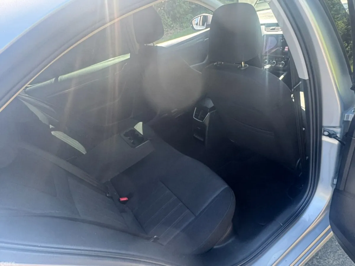 Skoda Octavia Saloon, Diesel, 2018, Grey