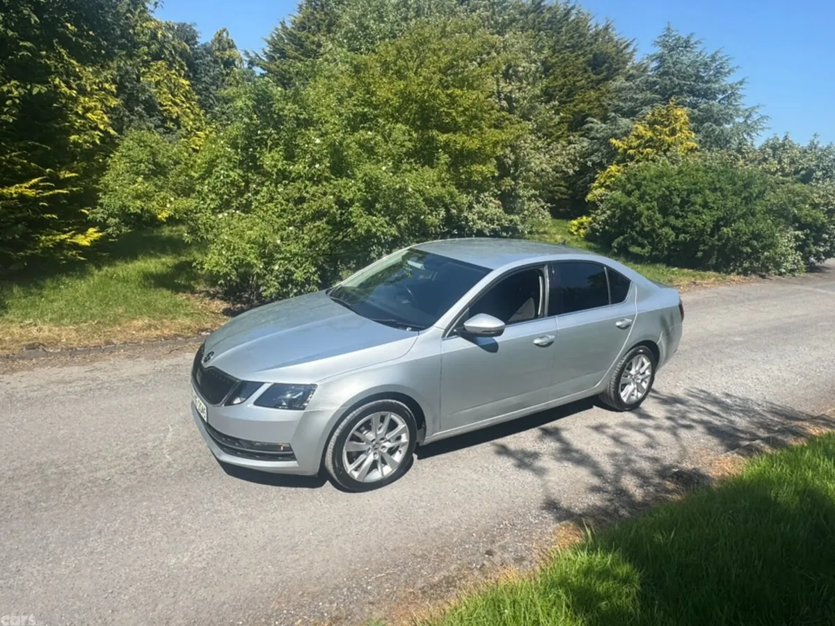 Skoda Octavia Saloon, Diesel, 2018, Grey