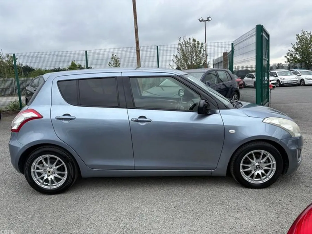 Suzuki Swift Hatchback, Petrol, 2014, Blue