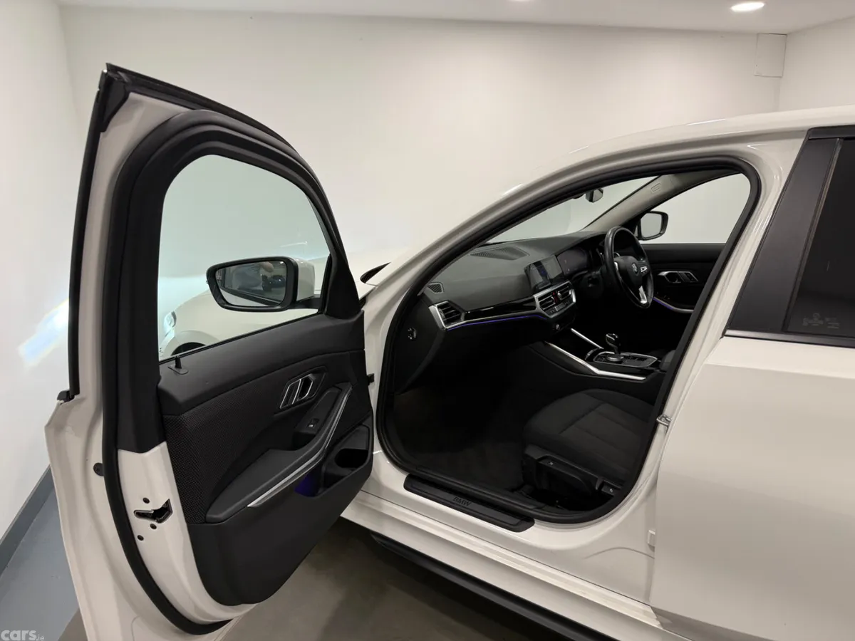 BMW 3-Series Saloon, Diesel, 2022, White