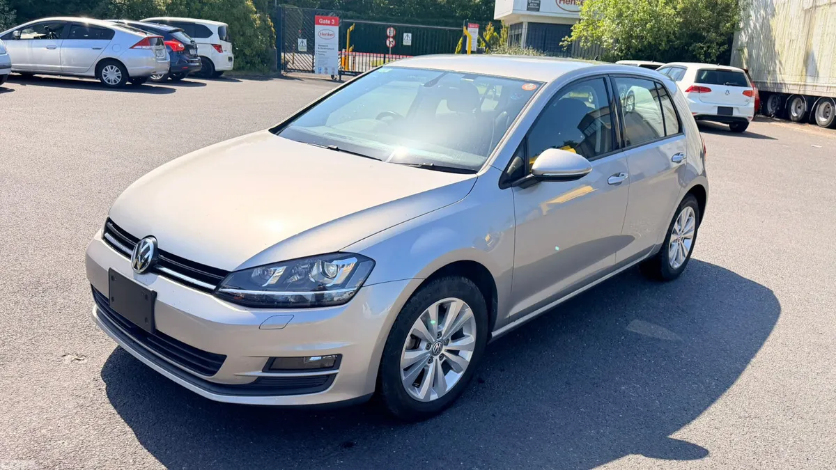Volkswagen Golf Hatchback, Petrol, 2015, Silver
