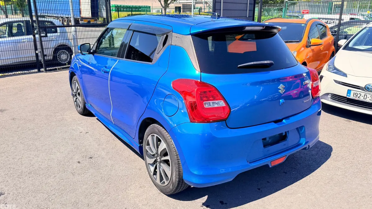 Suzuki Swift Hatchback, Petrol, 2017, Blue