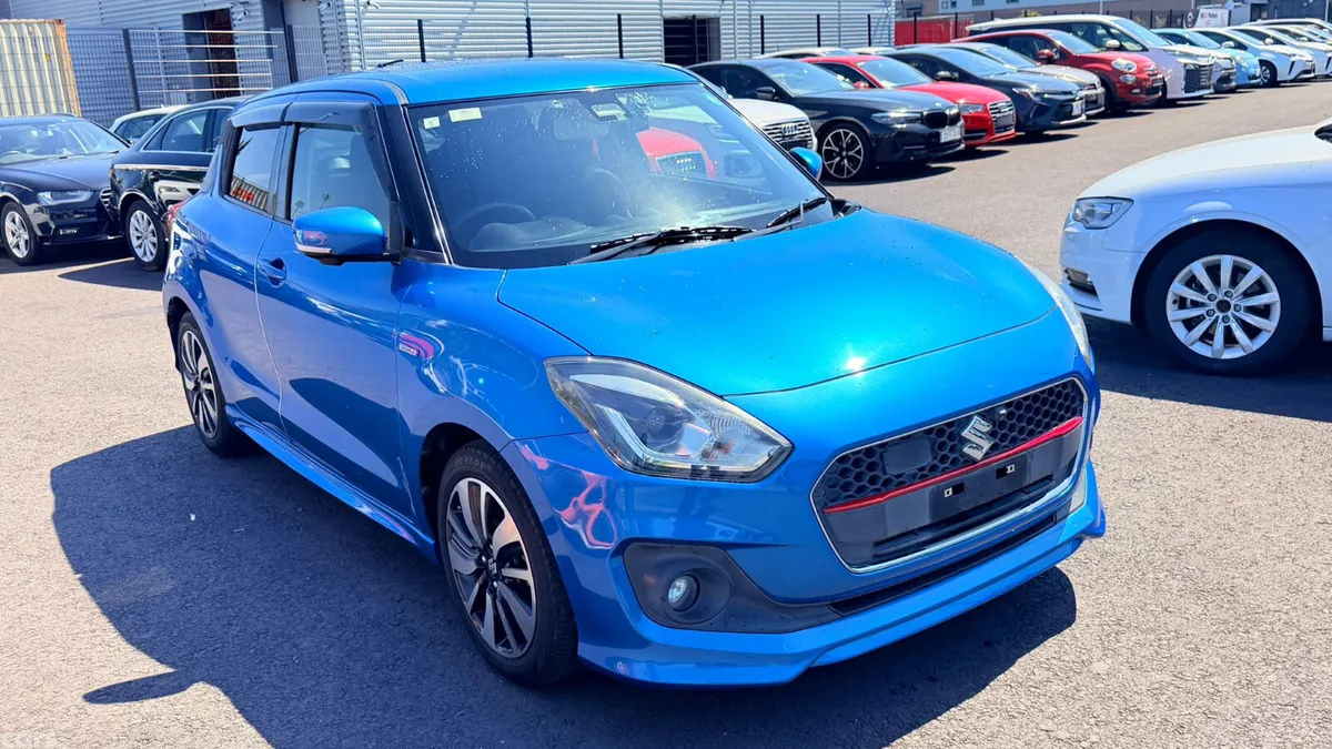 Suzuki Swift Hatchback, Petrol, 2017, Blue