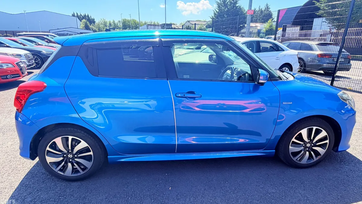 Suzuki Swift Hatchback, Petrol, 2017, Blue