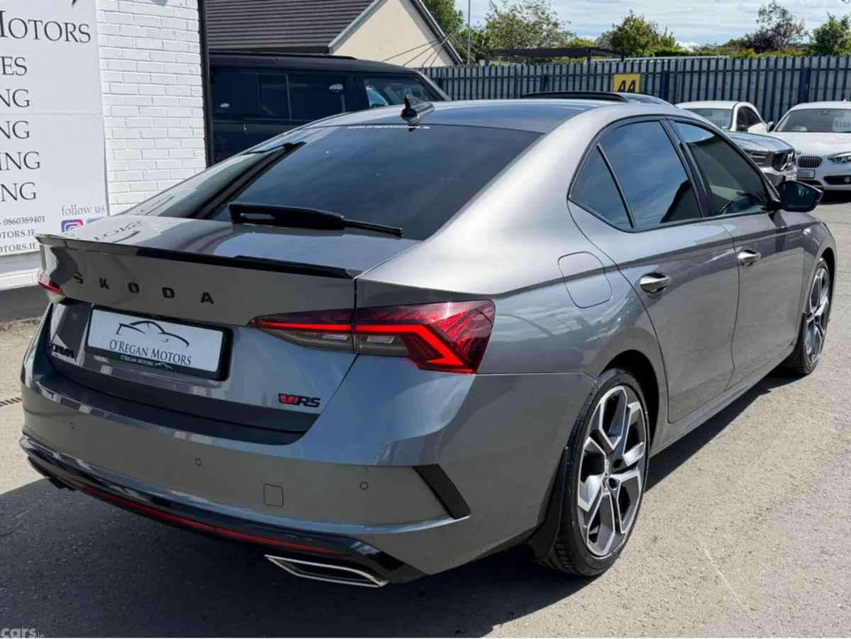 Skoda Octavia Hatchback, Diesel, 2023, Grey