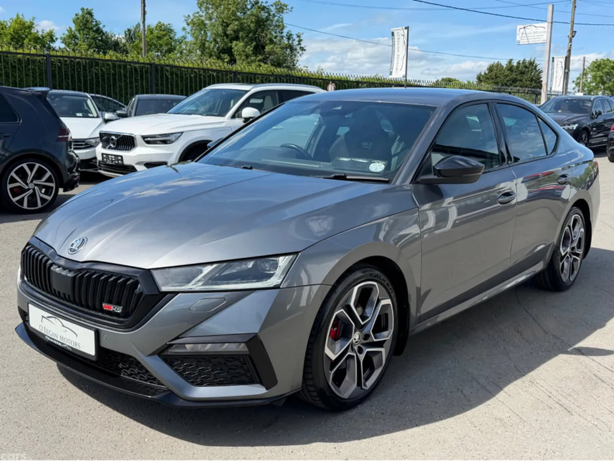 Skoda Octavia Hatchback, Diesel, 2023, Grey