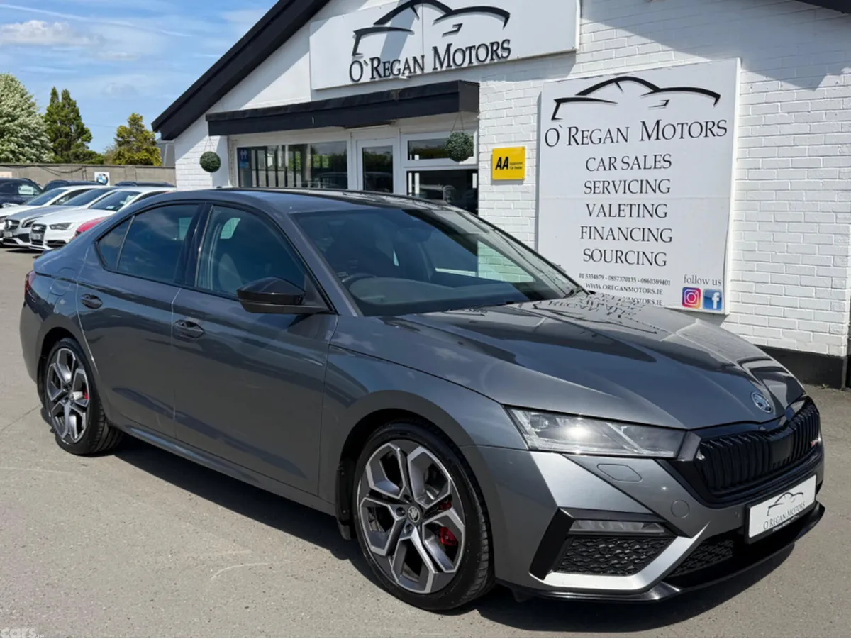 Skoda Octavia Hatchback, Diesel, 2023, Grey