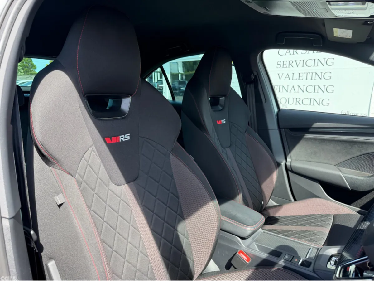Skoda Octavia Hatchback, Diesel, 2023, Grey