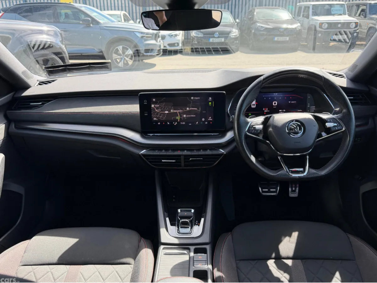Skoda Octavia Hatchback, Diesel, 2023, Grey