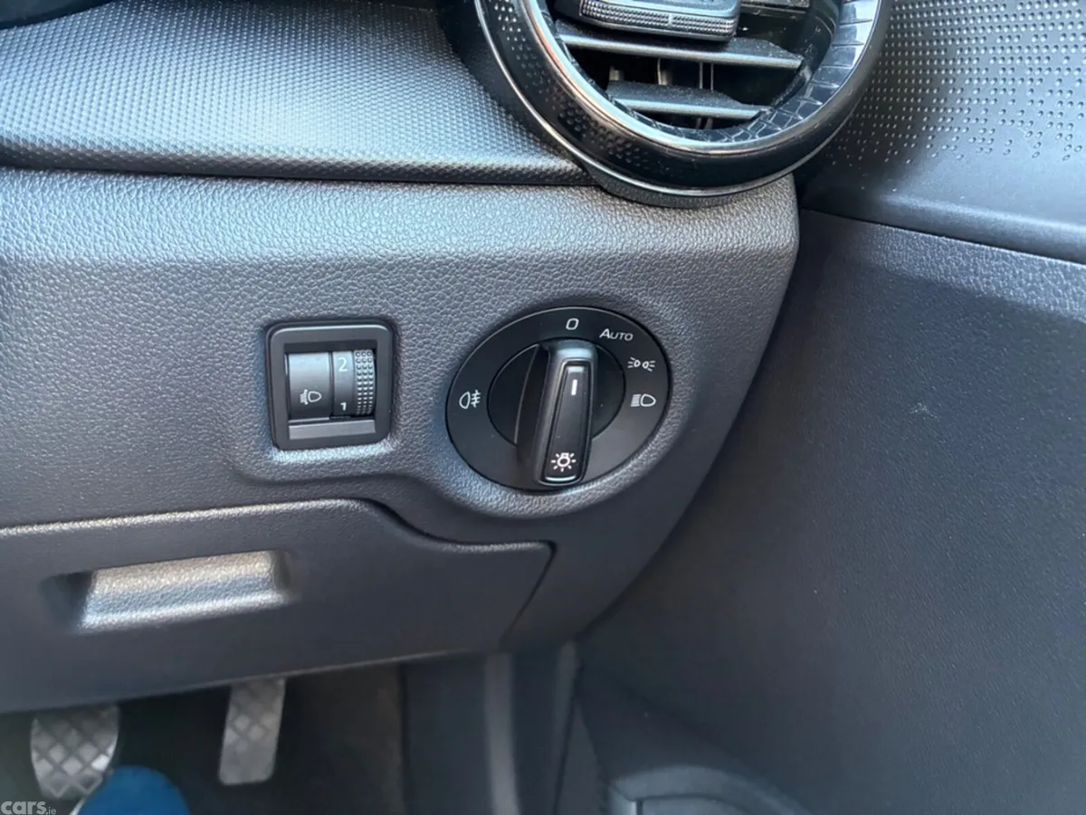 Skoda Fabia Hatchback, Petrol, 2023, Grey