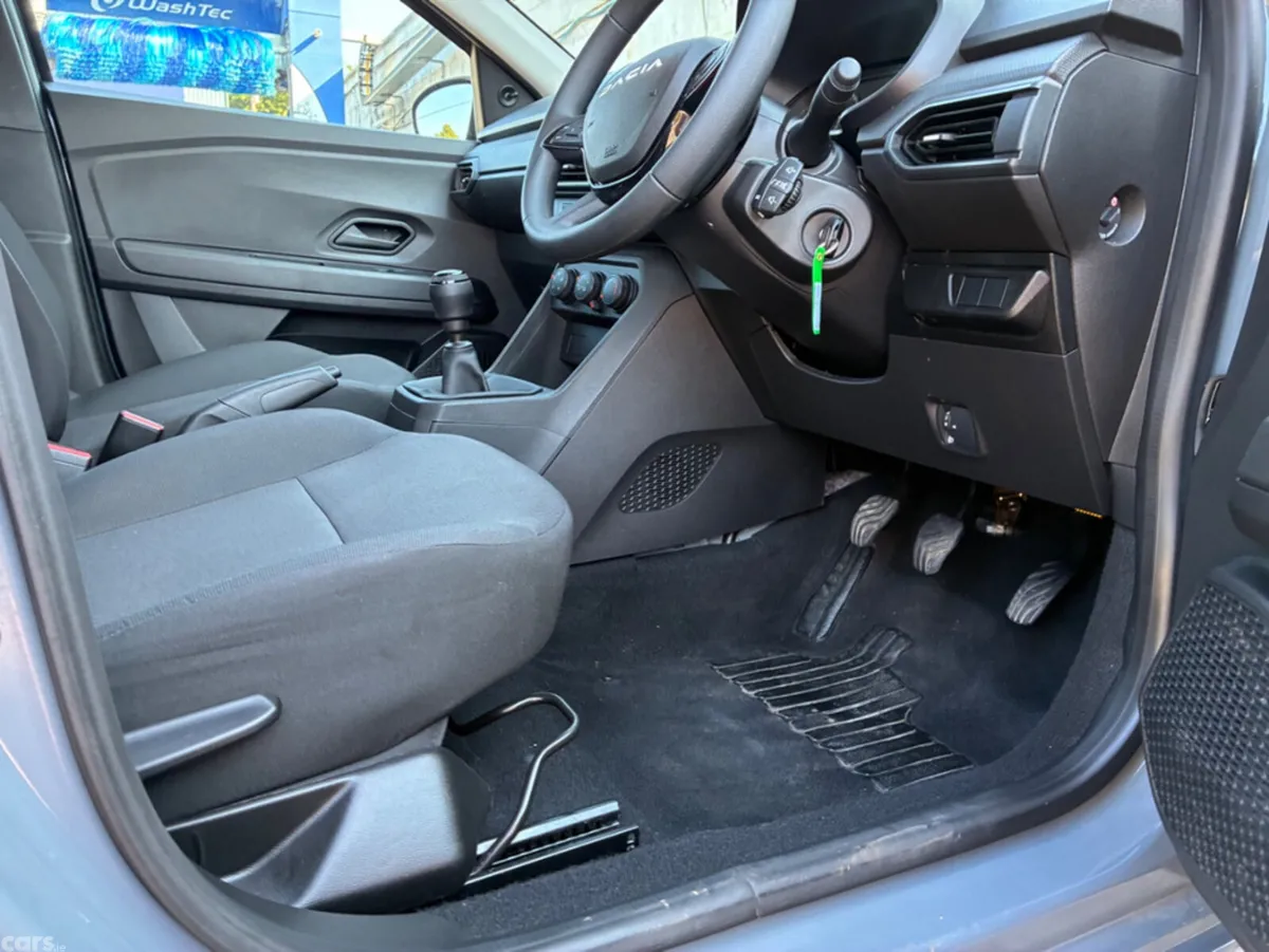 Dacia Sandero Hatchback, Petrol, 2024, Grey