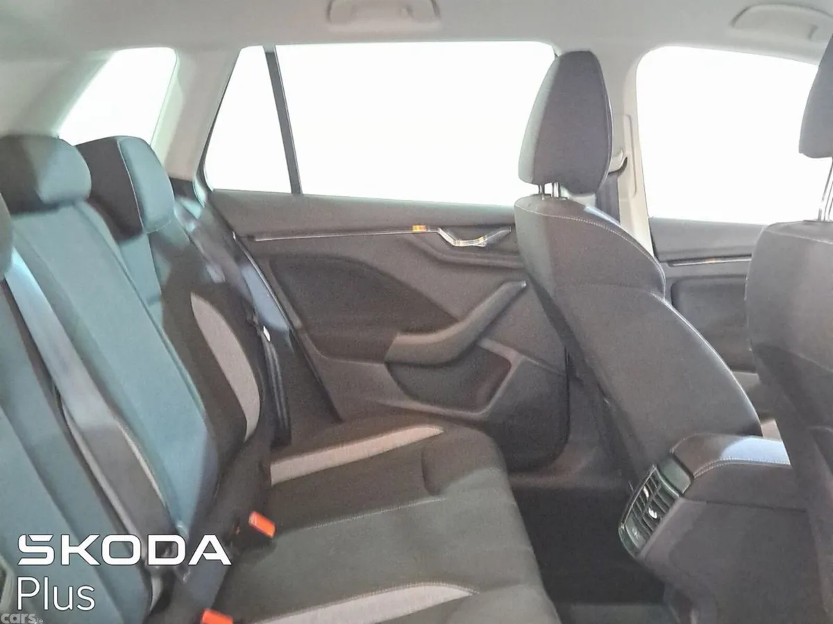 Skoda Kamiq Hatchback, Petrol, 2026, Silver