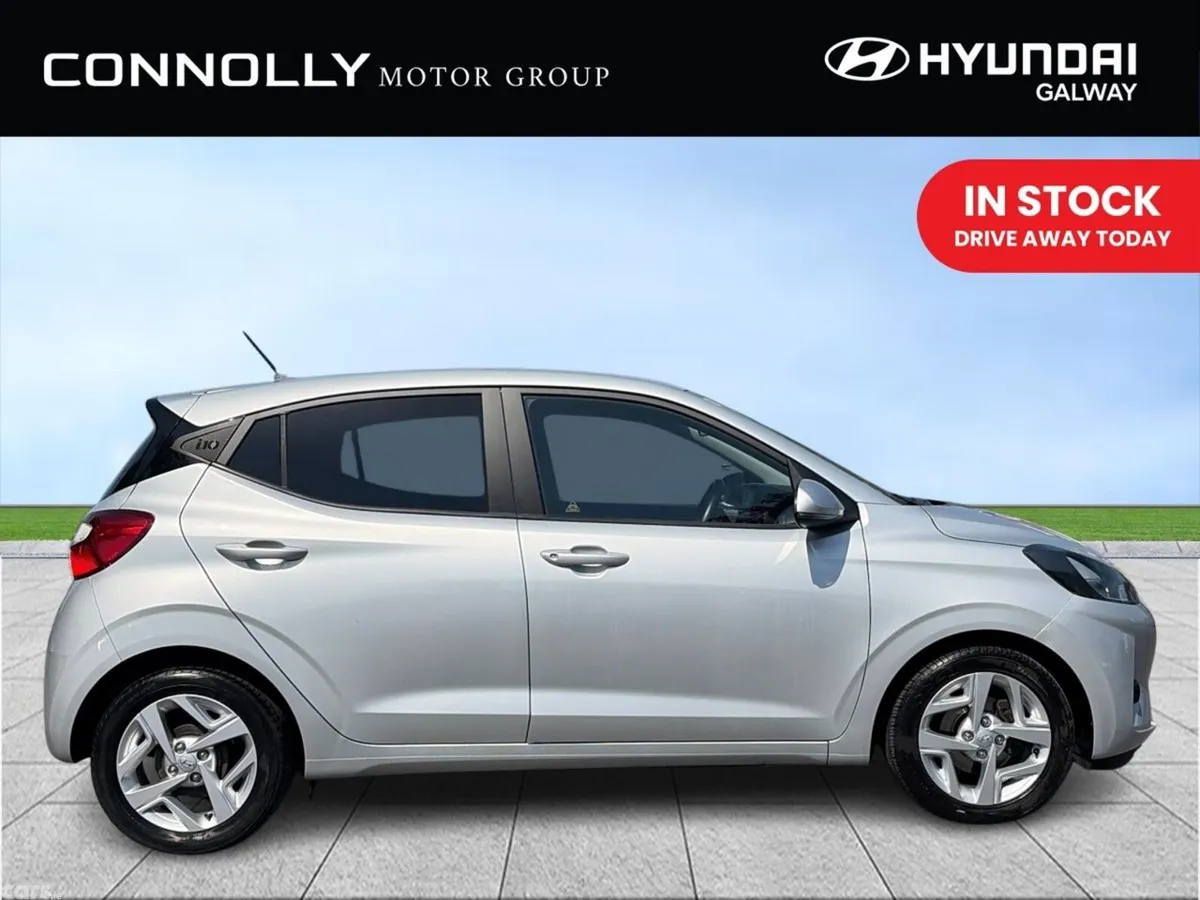 Hyundai i10 Hatchback, Petrol, 2022, Grey