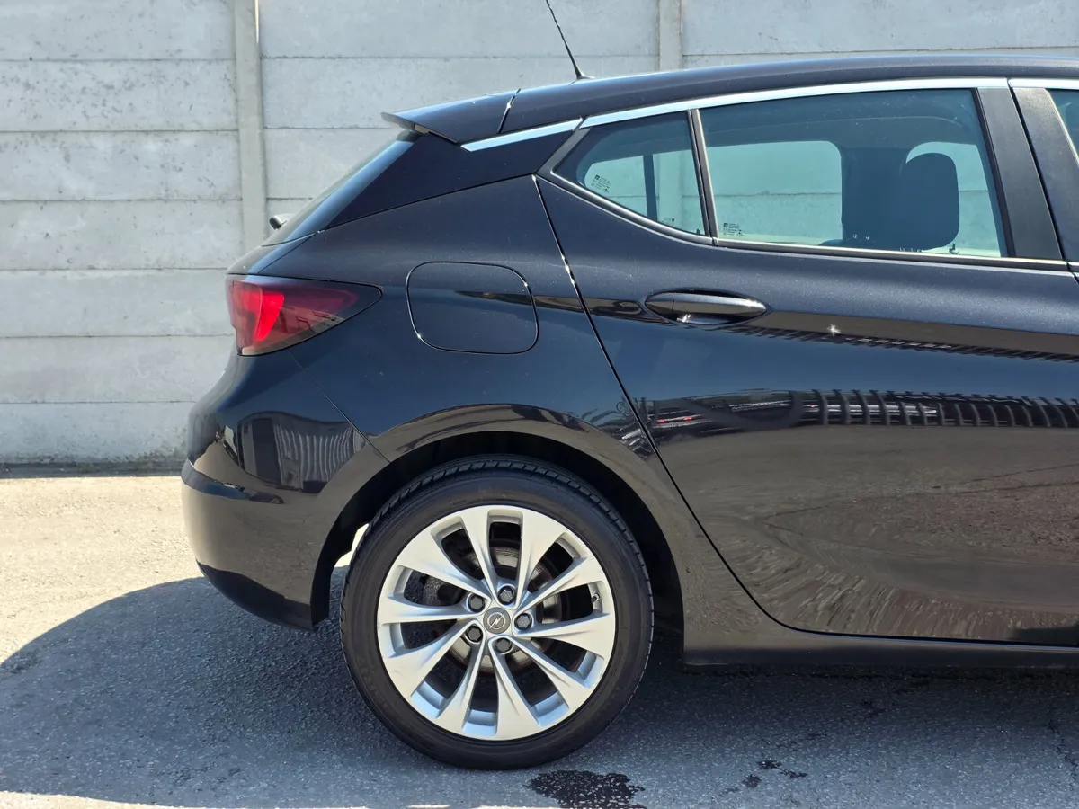 Opel Astra Hatchback, Diesel, 2016, Black