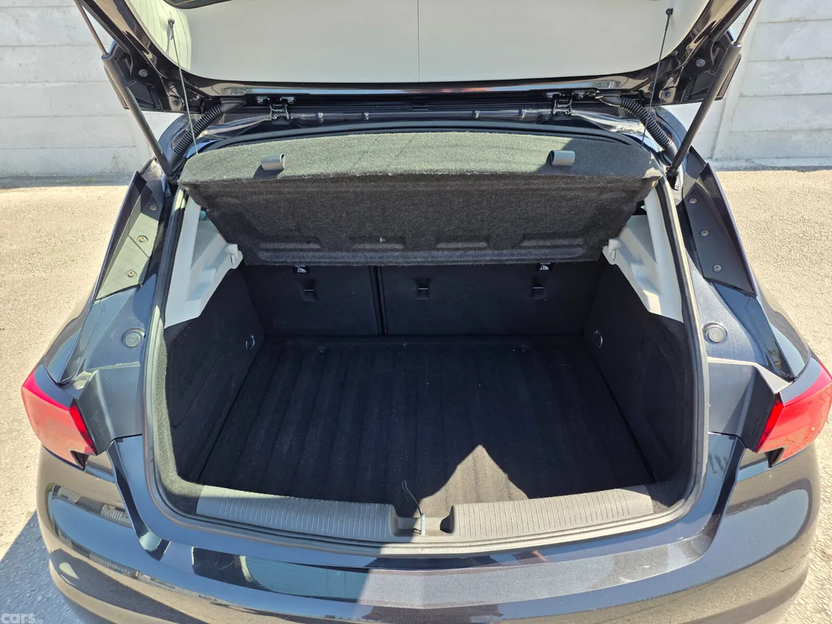 Opel Astra Hatchback, Diesel, 2016, Black