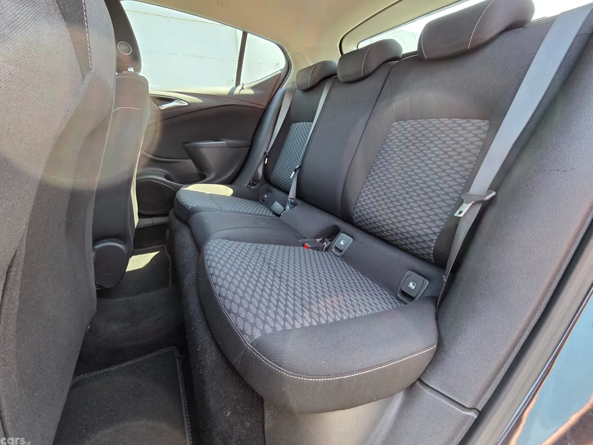 Opel Astra Hatchback, Diesel, 2016, Black