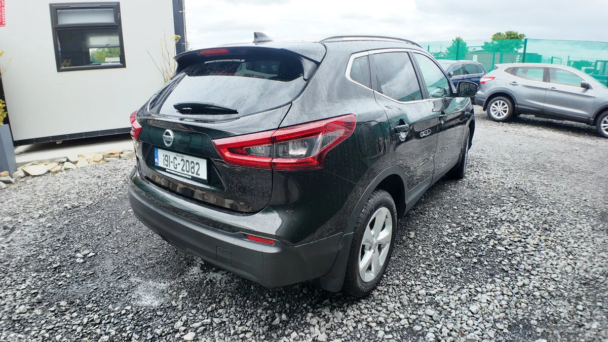 Nissan Qashqai MPV, Diesel, 2019, Black