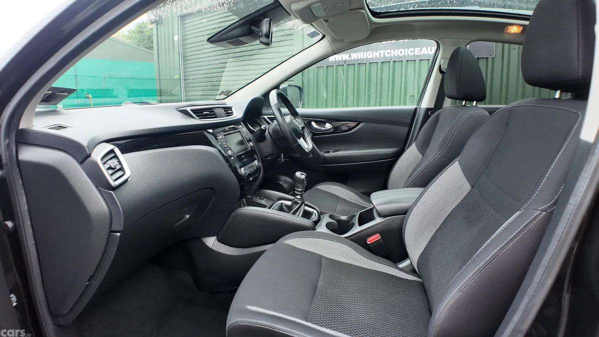Nissan Qashqai MPV, Diesel, 2019, Black