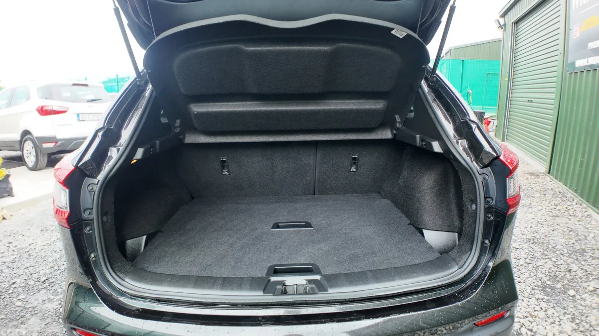 Nissan Qashqai MPV, Diesel, 2019, Black