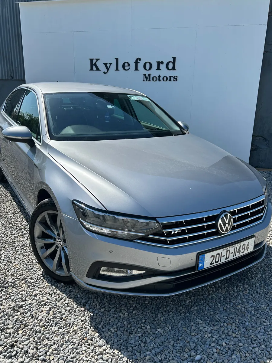 Volkswagen Passat Saloon, Diesel, 2020, Grey