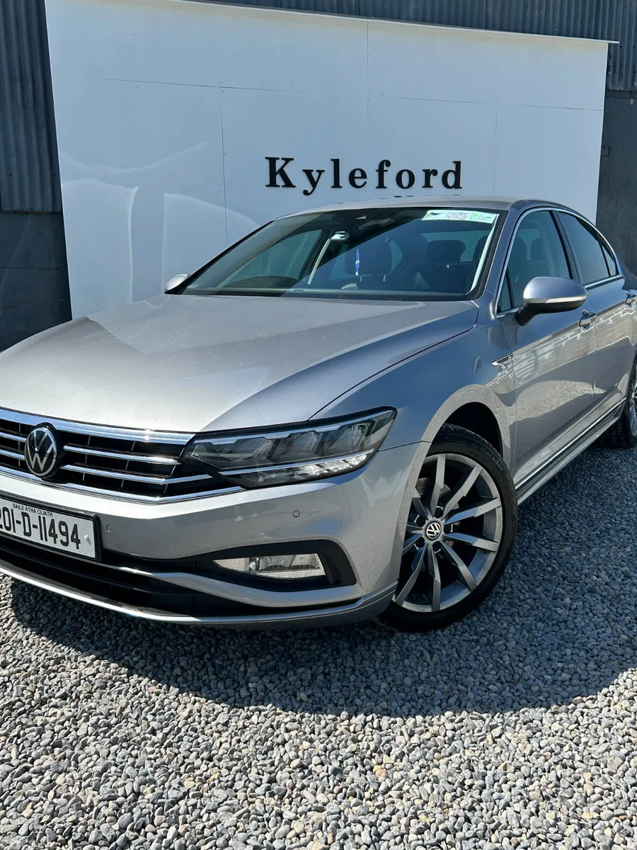 Volkswagen Passat Saloon, Diesel, 2020, Grey