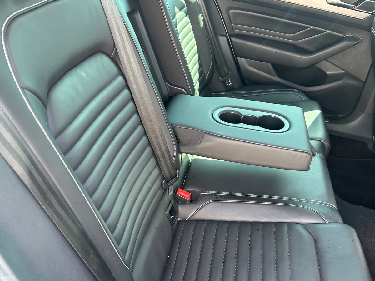 Volkswagen Passat Saloon, Diesel, 2020, Grey