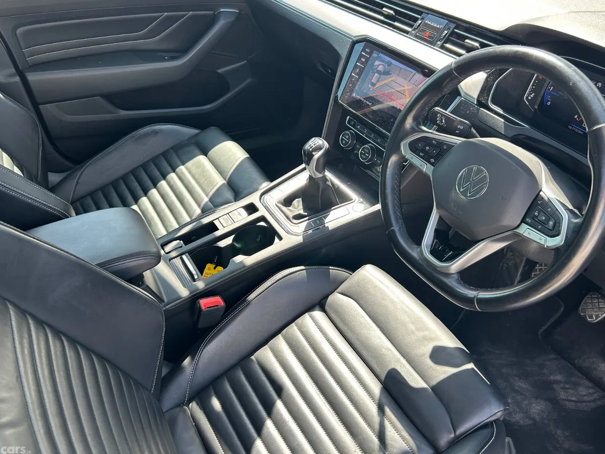 Volkswagen Passat Saloon, Diesel, 2020, Grey