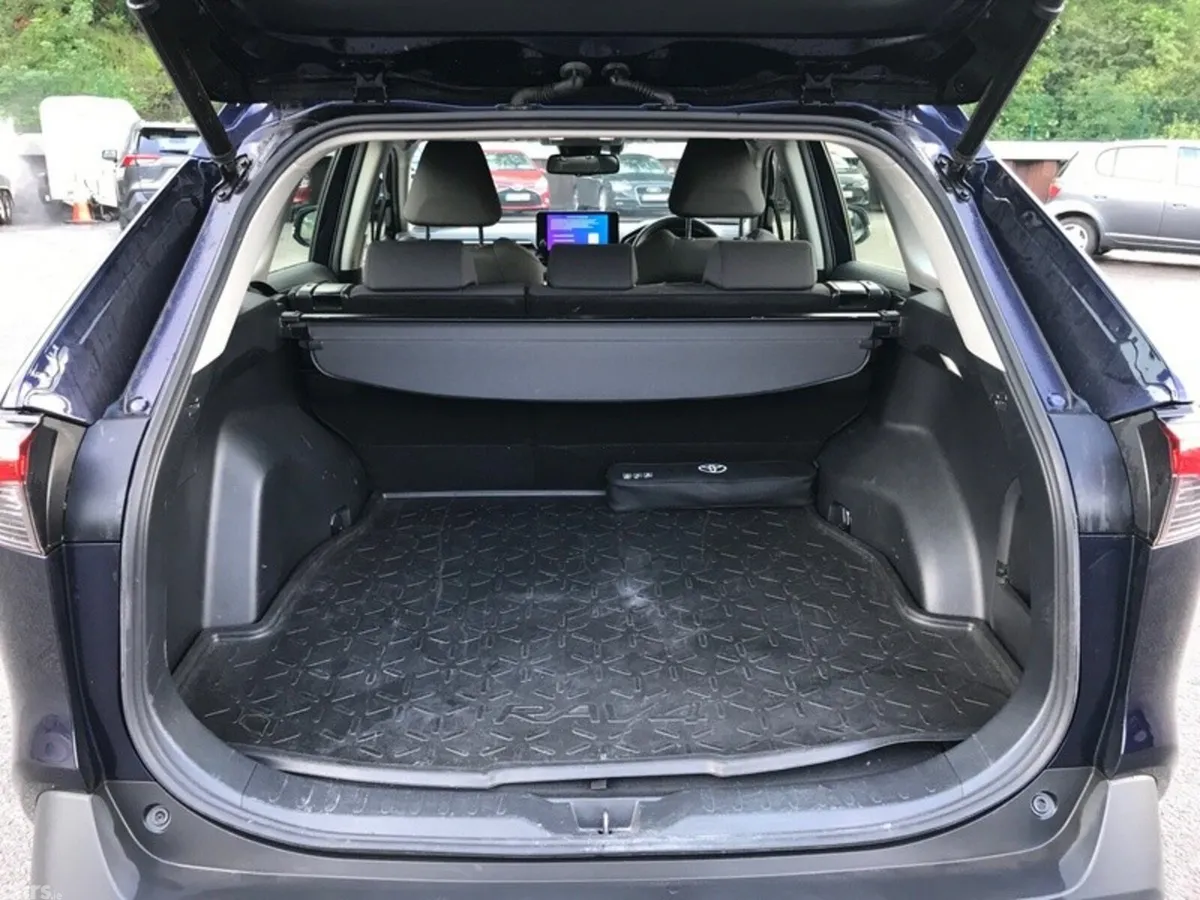 Toyota RAV4 SUV, Petrol Hybrid, 2023, Blue