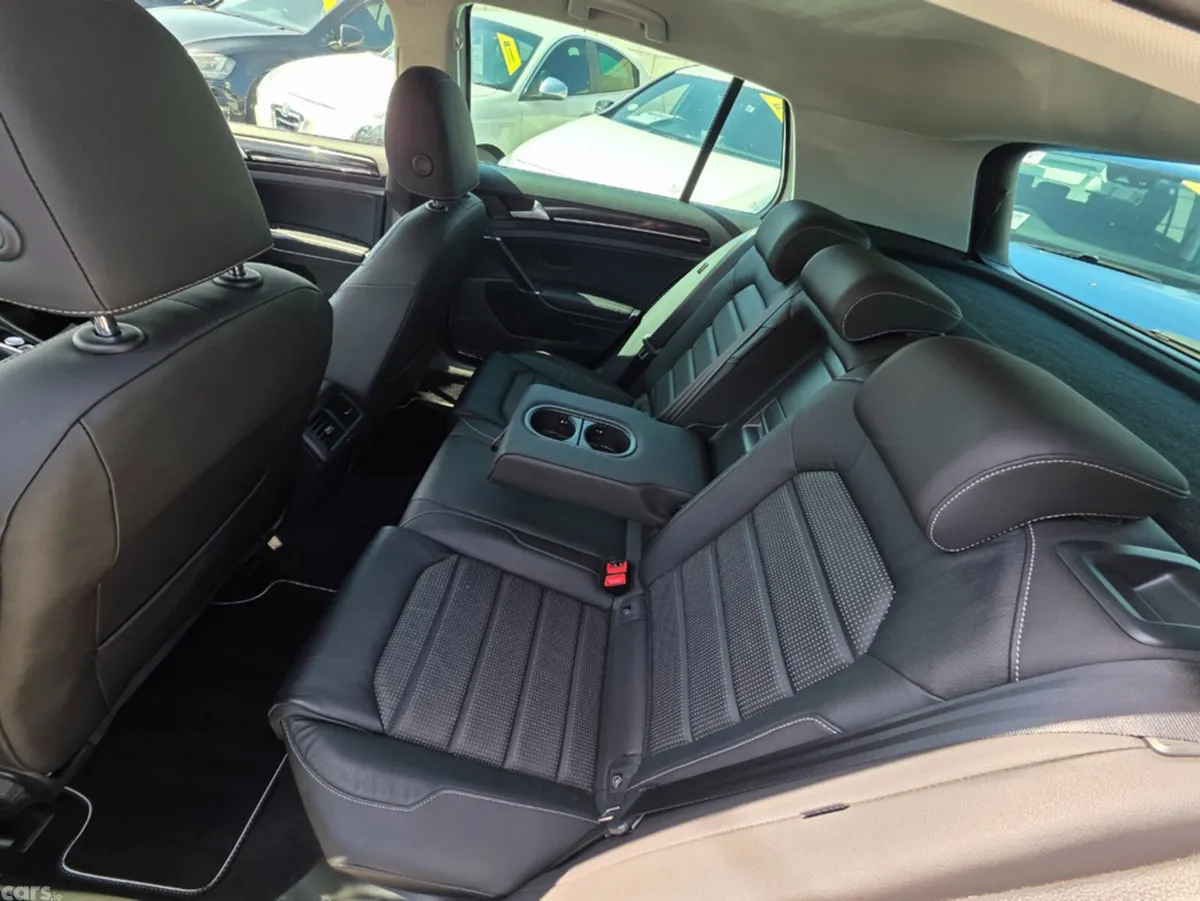 Volkswagen Golf Hatchback, Diesel, 2019, White